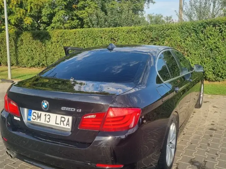 BMW Seria 5 F10/F11/F07 [2010 - 2017] 520d