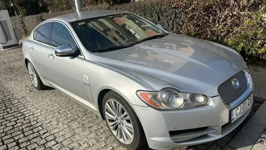 Jaguar XF 3.0 V6 S Premium Luxury — imagine 3
