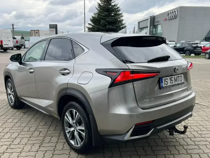Lexus NX 300h AWD Executive Plus