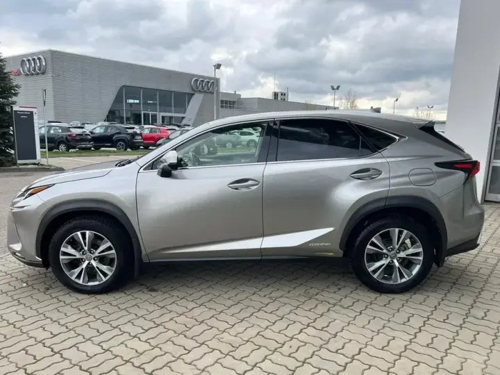 Lexus NX 300h AWD Executive Plus