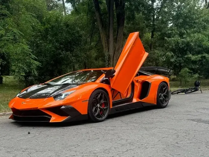Lamborghini Aventador LP 700-4