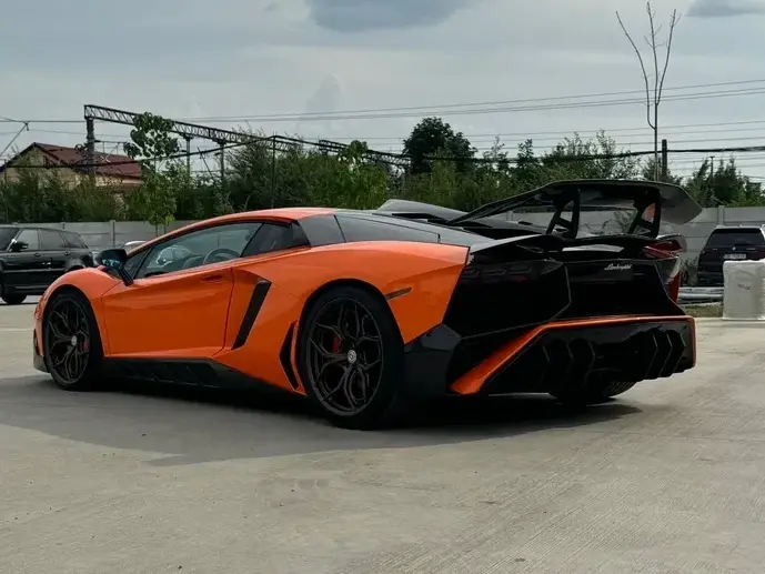 Lamborghini Aventador LP 700-4