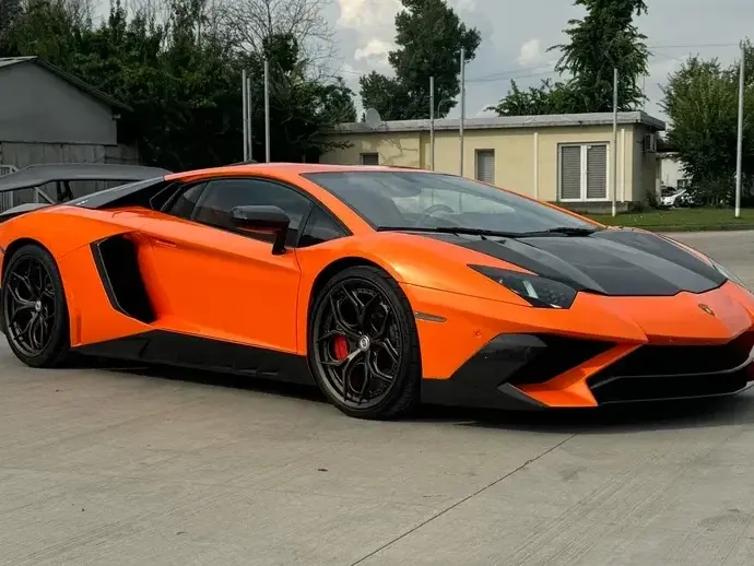 Lamborghini Aventador LP 700-4