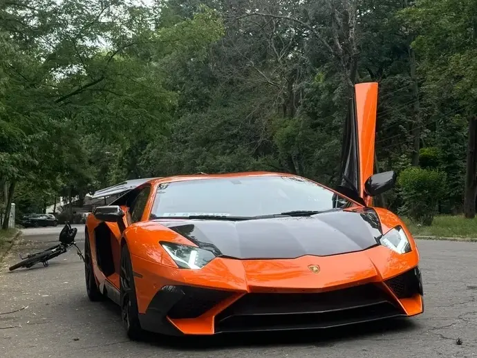 Lamborghini Aventador LP 700-4