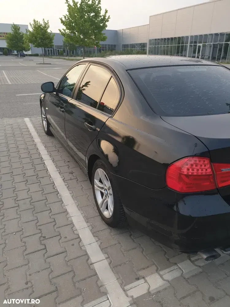 BMW Seria 3 E90/E91/E92/E93 [2005 - 2013] — imagine 5