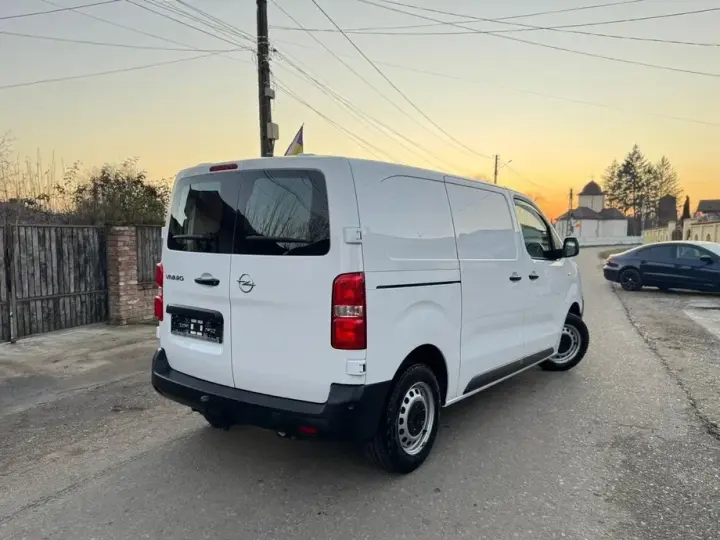 Opel Vivaro 1.5 CDTI 102CP Crew Van L2H1 Sarcina Crescuta Essentia