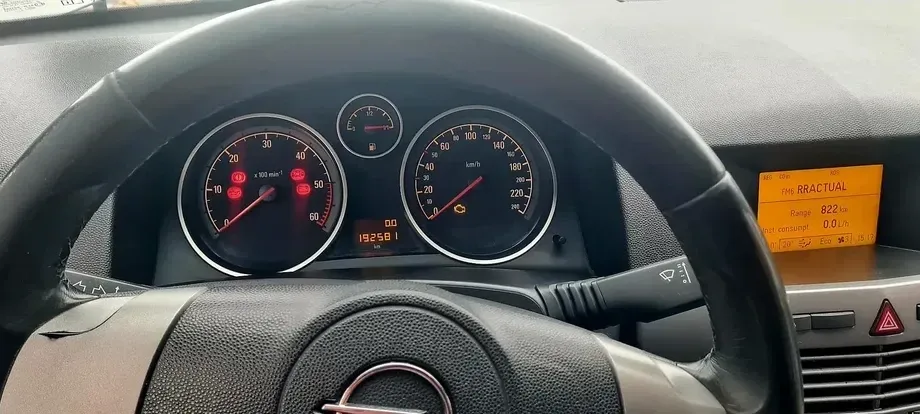 Opel Astra H — imagine 4