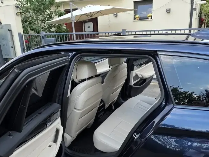BMW Seria 5 G30/G31 520d xDrive Aut. Sport Line
