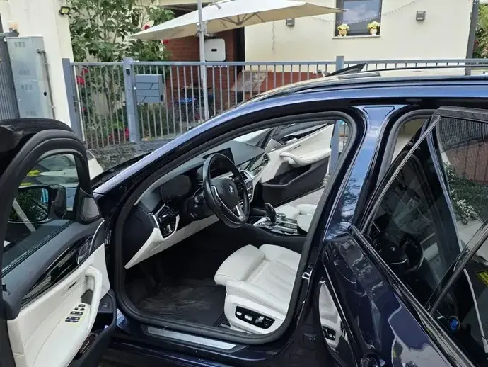 BMW Seria 5 G30/G31 520d xDrive Aut. Sport Line