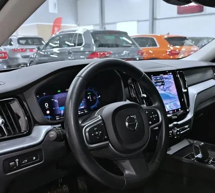 Volvo XC 60 II Recharge T6 Twin Engine eAWD Inscription Expression — imagine 6