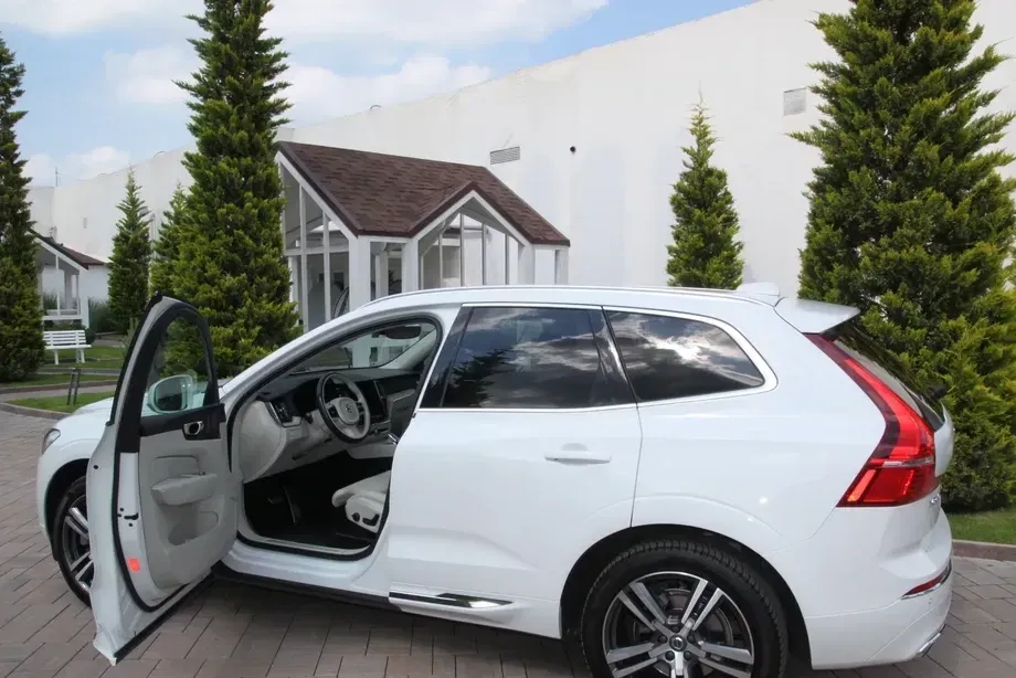 Volvo XC 60 B4 MHEV Inscription — imagine 2