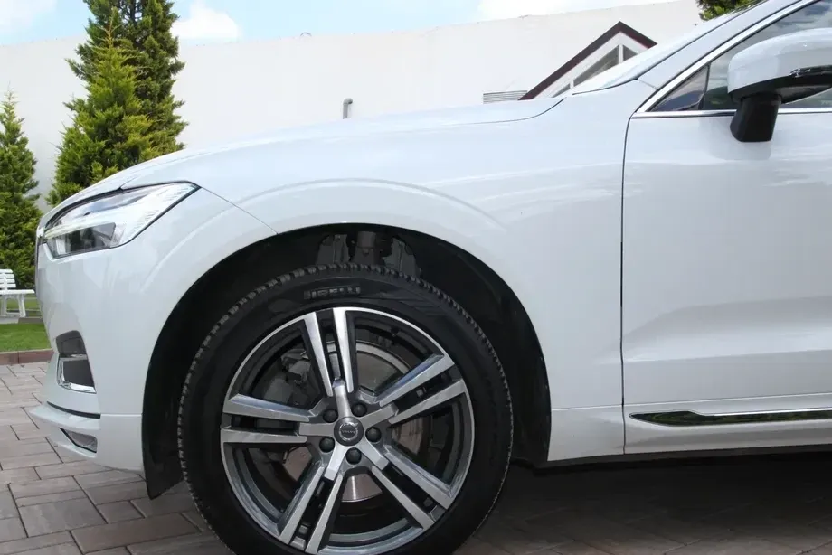 Volvo XC 60 B4 MHEV Inscription — imagine 3