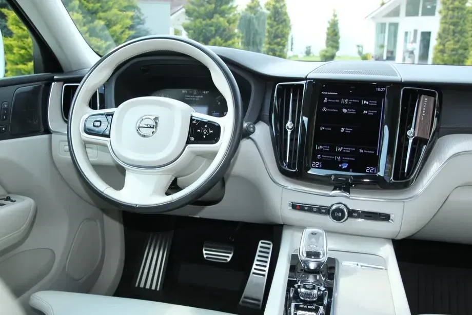 Volvo XC 60 B4 MHEV Inscription — imagine 5