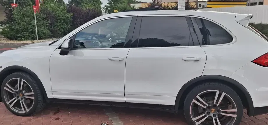Porsche Cayenne — imagine 4