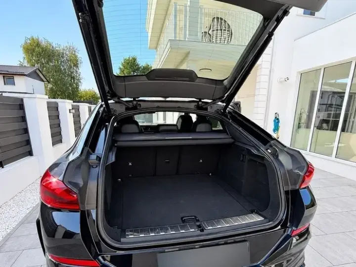 BMW X6 G06