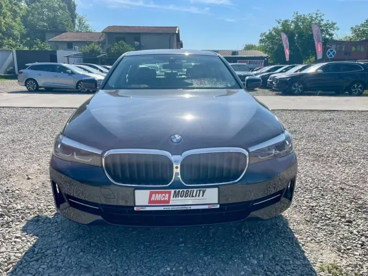 BMW Seria 5 518d Aut. Luxury Line