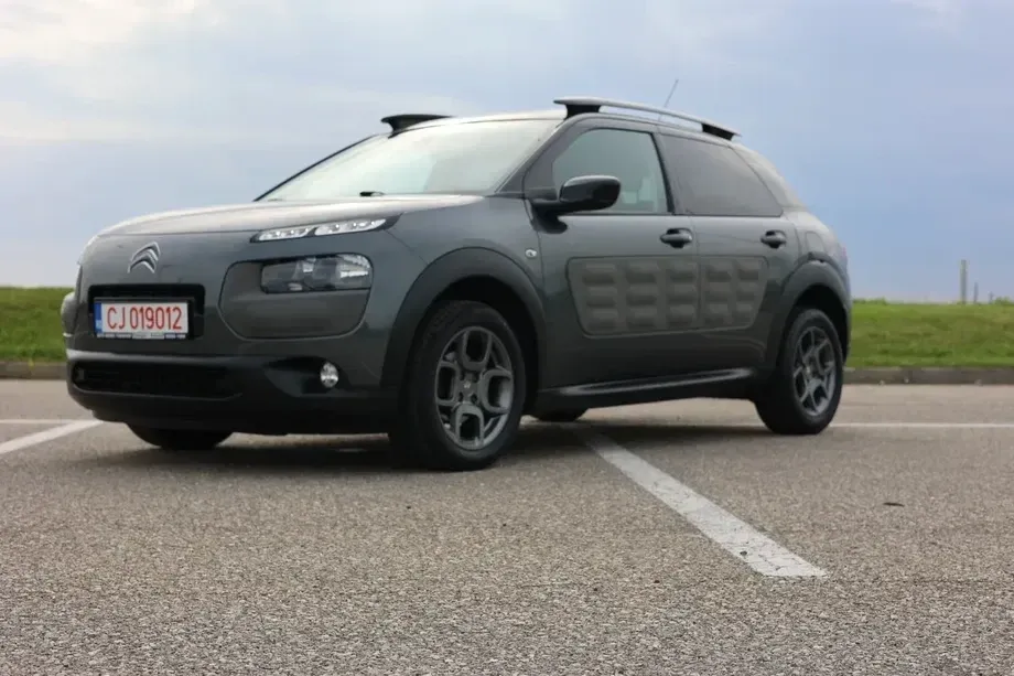 Citroën C4 Cactus Pure Tech 110 Stop&Start Shine — imagine 3