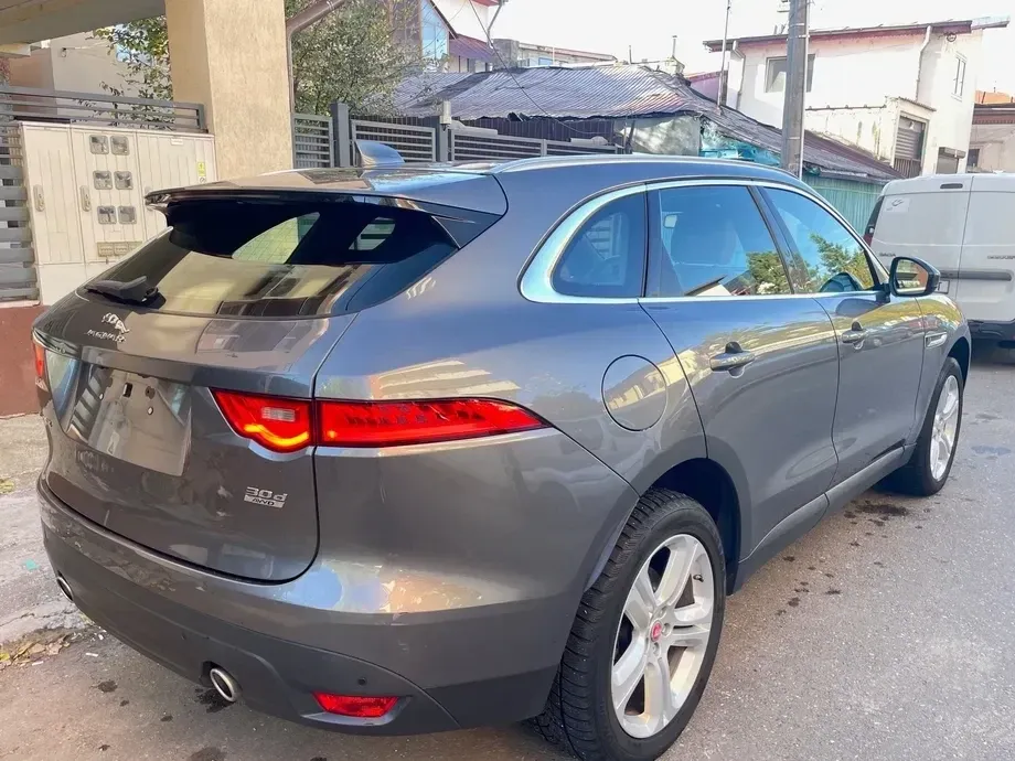 Jaguar F-Pace 30d AWD R-Sport — imagine 4