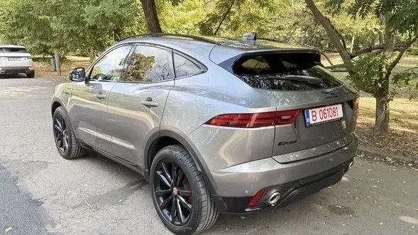 Jaguar E-Pace P200 AWD R-Dynamic Black — imagine 5