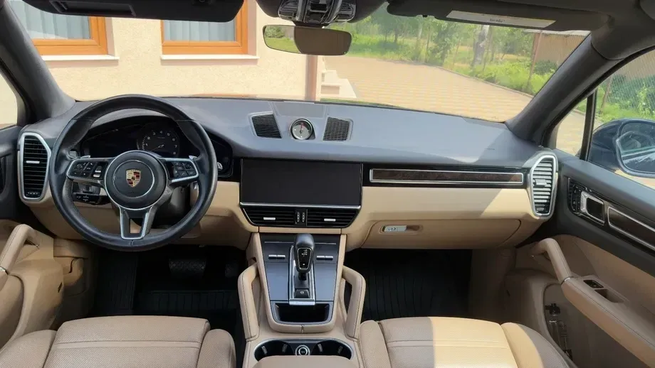 Porsche Cayenne Standard — imagine 5