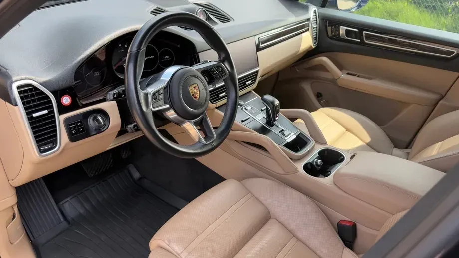 Porsche Cayenne Standard — imagine 3