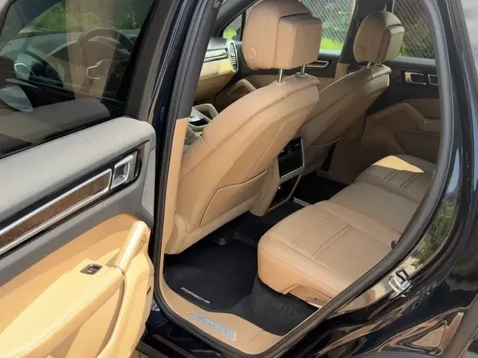 Porsche Cayenne Standard