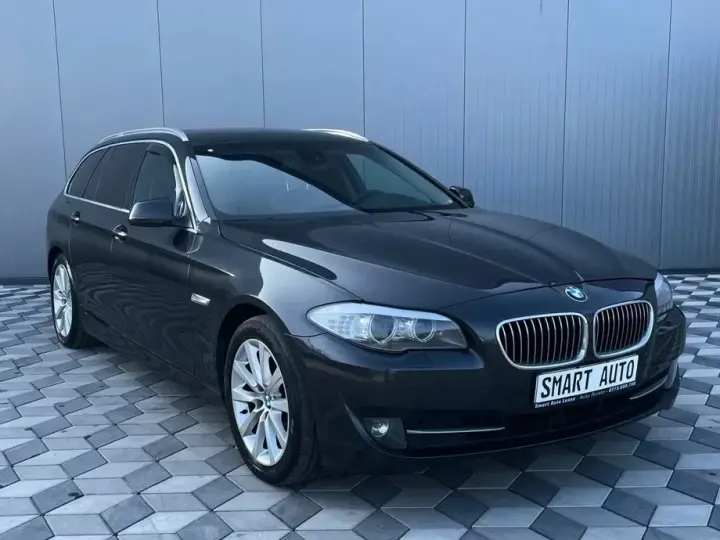 BMW Seria 5 F10/F11/F07 520d Touring Aut. Luxury Line