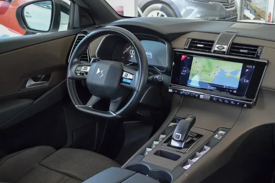DS Automobiles DS 7 Crossback Crossback BlueHDI 130 Aut. BUSINESS LINE — imagine 4