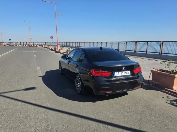 BMW Seria 3 F30/F31/F34 318d Aut. Sport Line