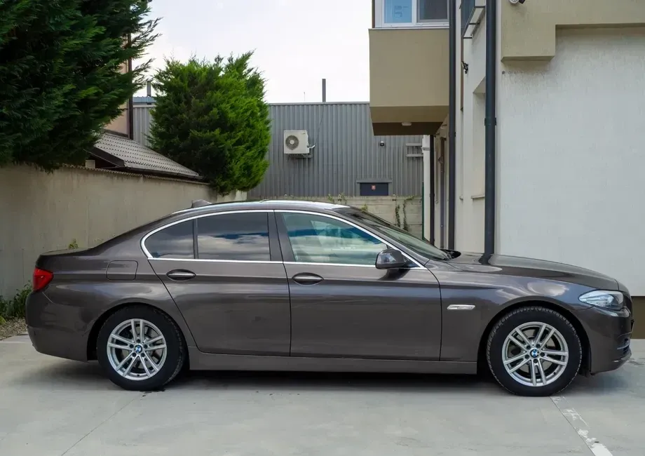 BMW Seria 5 F10/F11/F07 — imagine 5