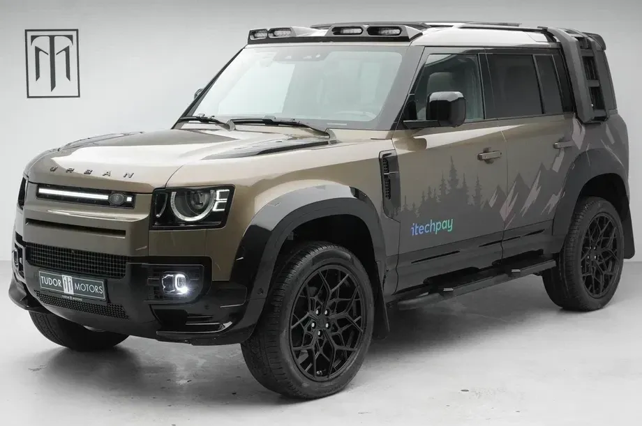 Land Rover Defender 110 3.0D 250 MHEV Hard Top SE — imagine 3