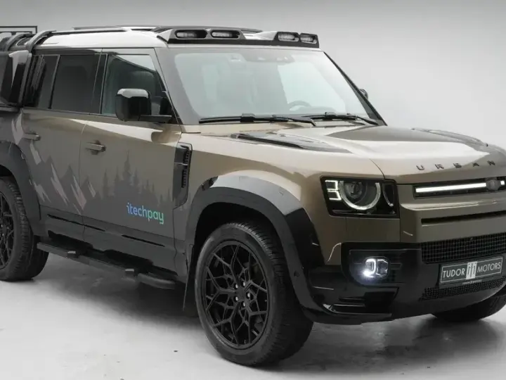 Land Rover Defender 110 3.0D 250 MHEV Hard Top SE