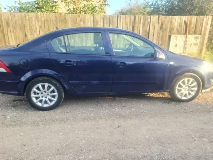 Opel Astra H 1.6 Enjoy