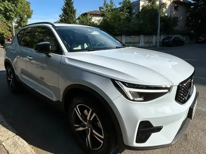 Volvo XC 40 B3 AT FWD MHEV Plus Dark