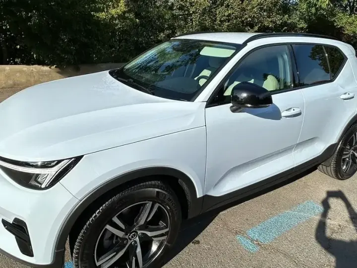 Volvo XC 40 B3 AT FWD MHEV Plus Dark