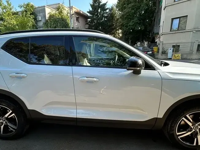 Volvo XC 40 B3 AT FWD MHEV Plus Dark