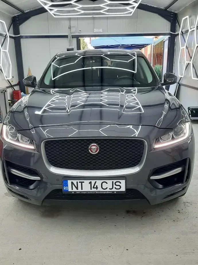 Jaguar F-Pace 20d AWD Aut. R-Sport Ingenium Edition — imagine 4