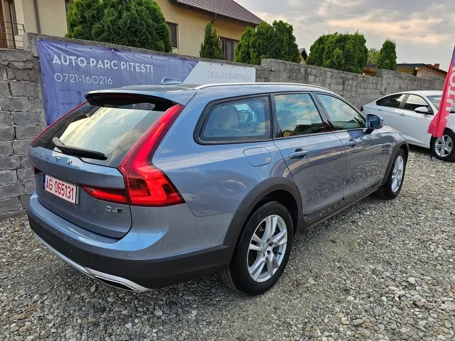 Volvo V90 D4 AWD Geartronic Pro — imagine 3