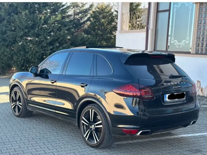 Porsche Cayenne Platinum Edition