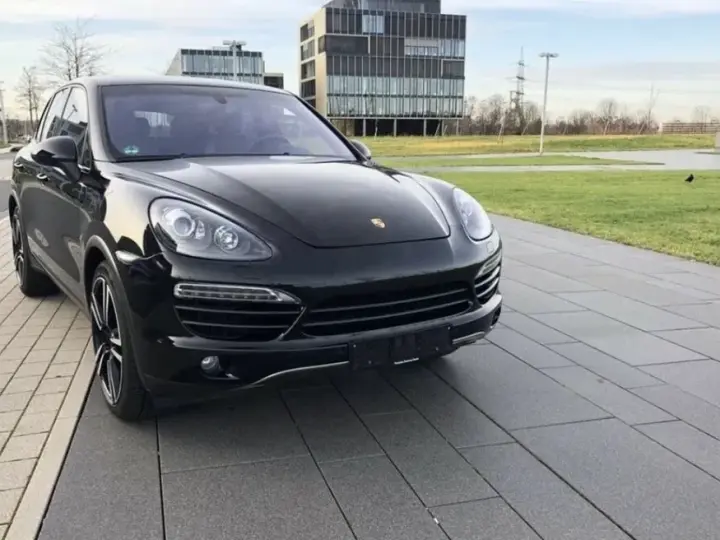 Porsche Cayenne Platinum Edition