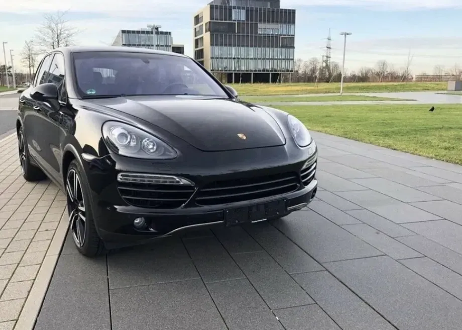 Porsche Cayenne Platinum Edition — imagine 2