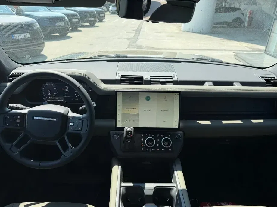 Land Rover Defender — imagine 4