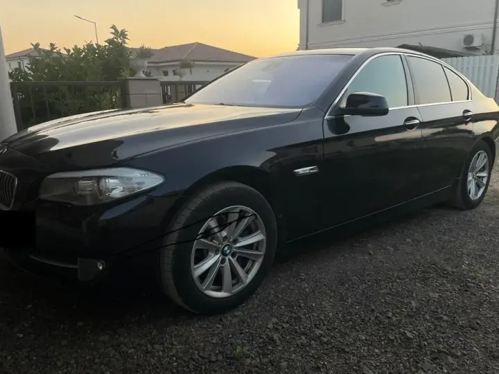 BMW Seria 5 F10/F11/F07 530d Aut.