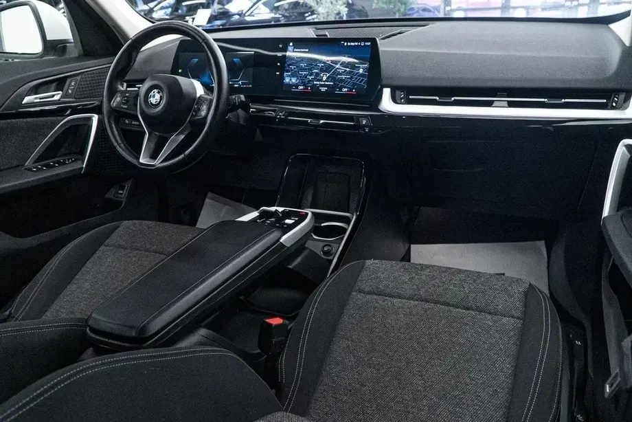 BMW X1 sDrive18i Aut. Sport Line — imagine 2
