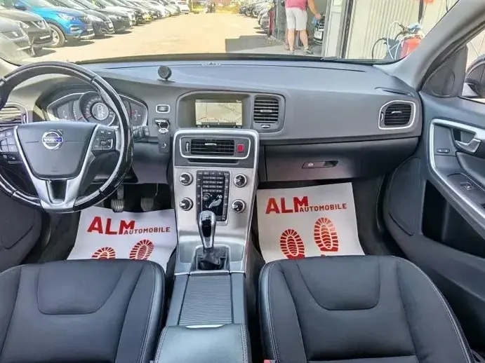 Volvo V60 I D3 Momentum Core