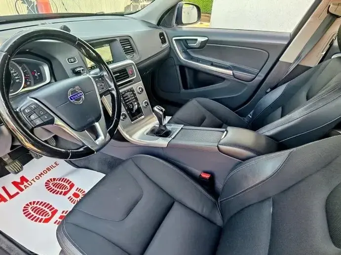 Volvo V60 I D3 Momentum Core