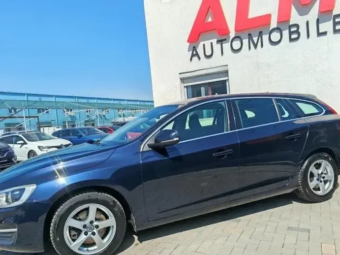 Volvo V60 I D3 Momentum Core