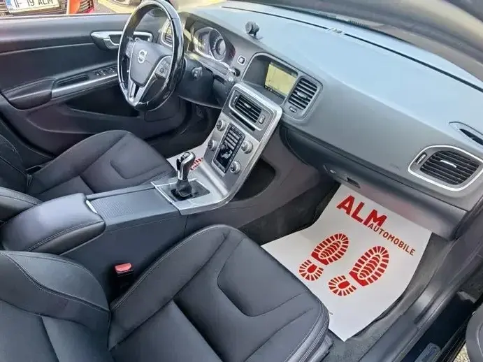 Volvo V60 I D3 Momentum Core