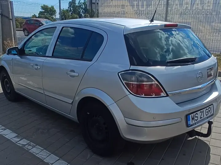 Opel Astra H 1.6 Enjoy