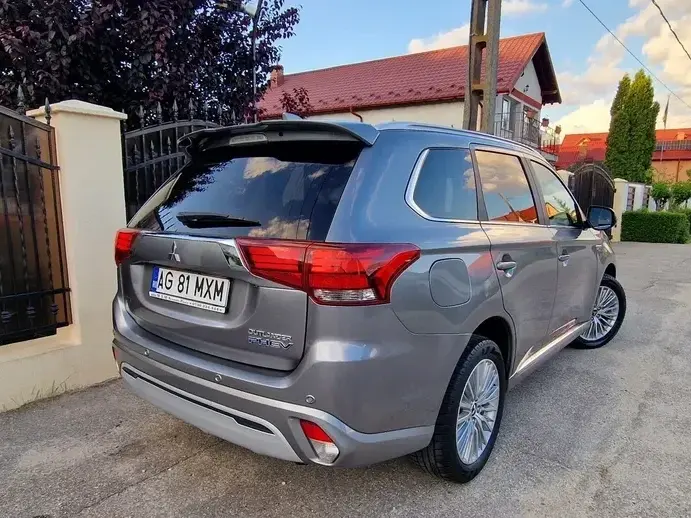 Mitsubishi Outlander III 2.4 4WD Diamant+